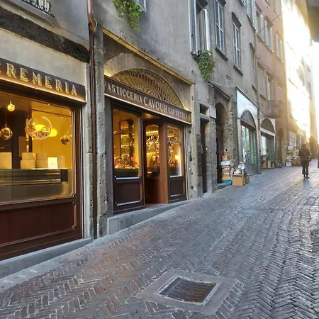 Piazza Mercato アパート *